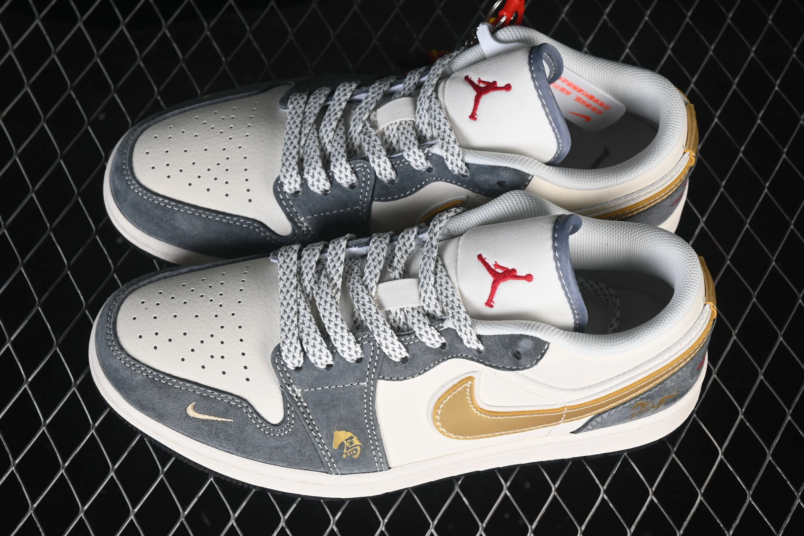 All categories Air Jordan Jordan series basketball shoes Air Jordan 1 Low High-end customized low-top sneakers Air Jordan 1 Low AJ1 Qiao 1 Year of the Horse Golden Luck High-end customized low-top retro basketball shoes JP2026-125